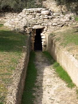 Phourni: the dromos of Tholos Tomb A